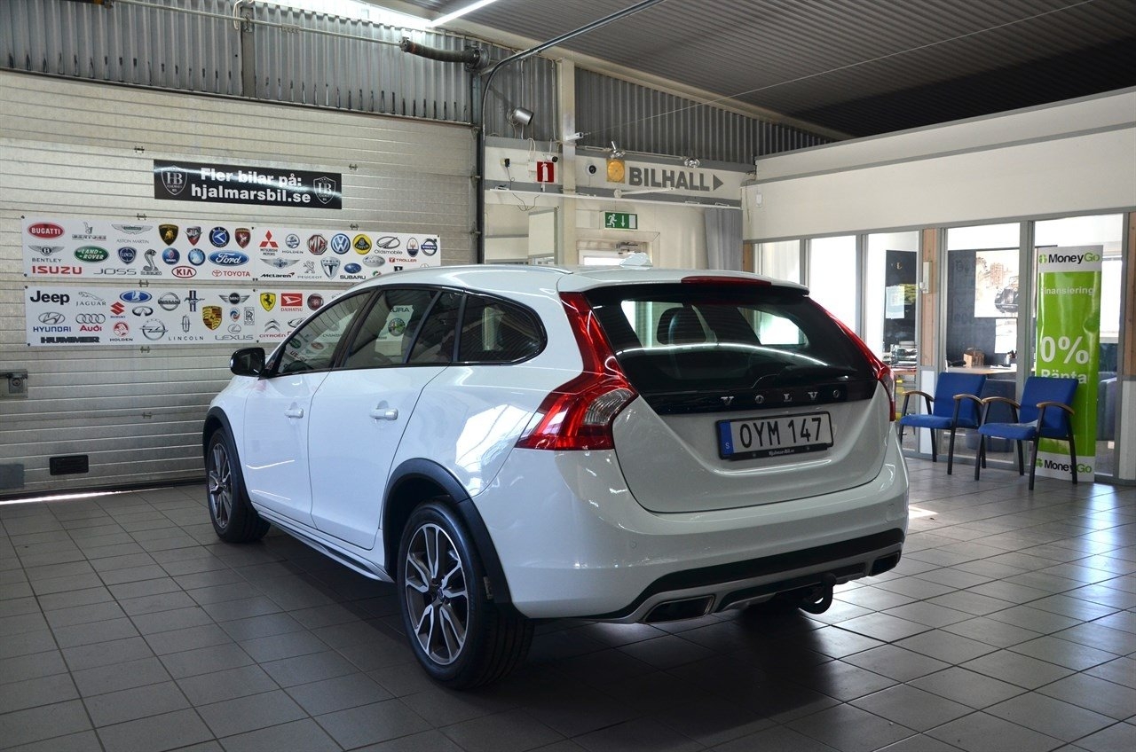 Volvo V60 Cross Country D4 Momentum 2016, bild 4/10