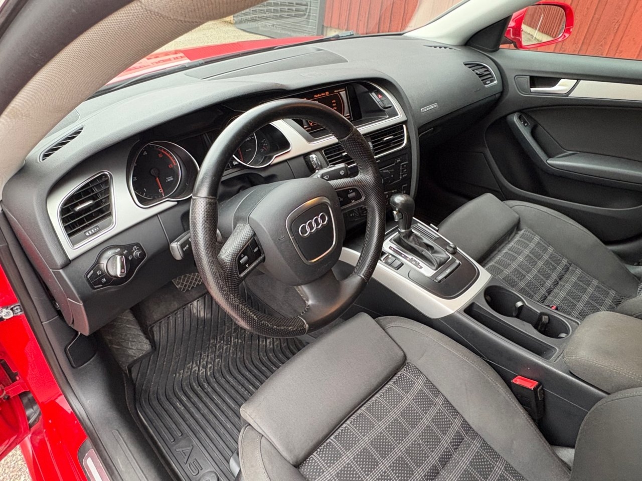 Audi A5 3.0 TDI 2011, bild 9/10