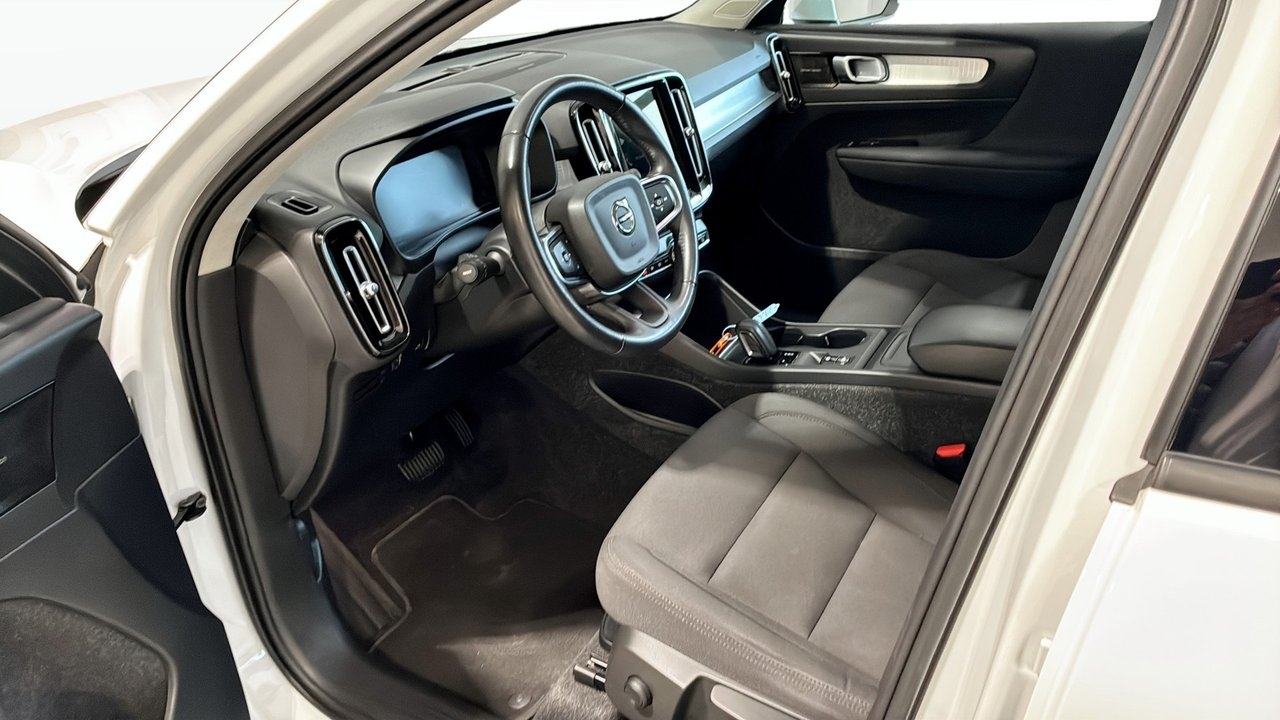 Volvo XC40 B4 Momentum 2021, kuva 3/10