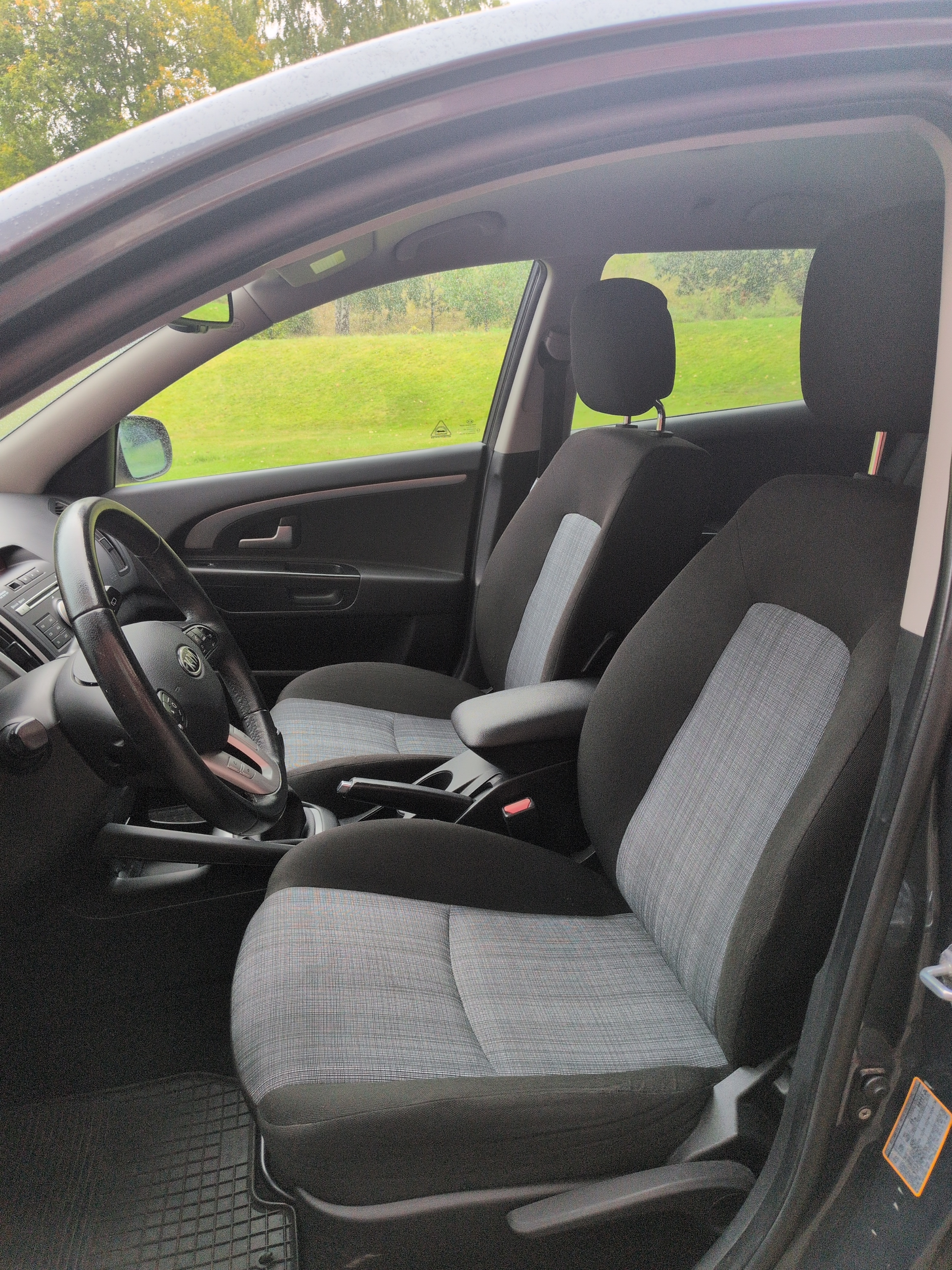 Kia Ceed SW 1.6 CRDi Manuell 2011, bild 5/10