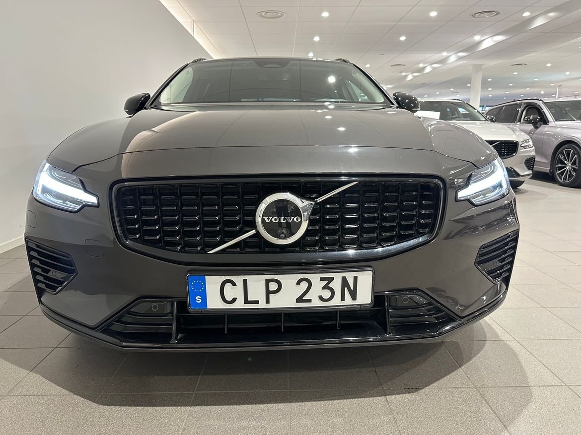 Volvo V60 T6 Plus Dark Nordic Edition 2025, bild 2/10