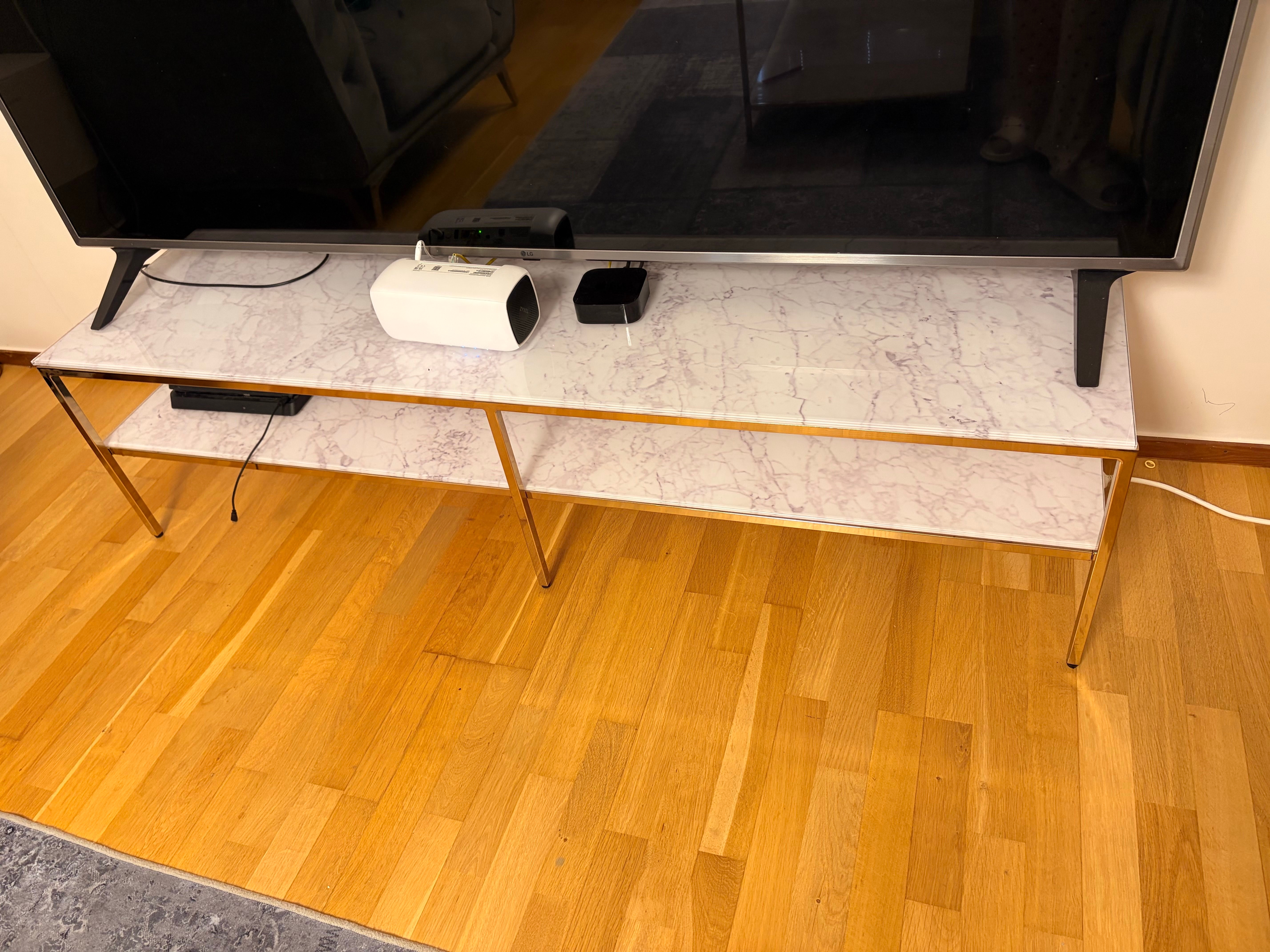 TV-bänk