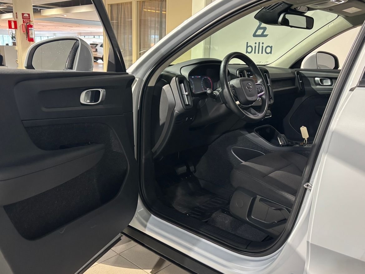 Volvo XC40 T2 FWD Momentum Core 2021, bild 4/10