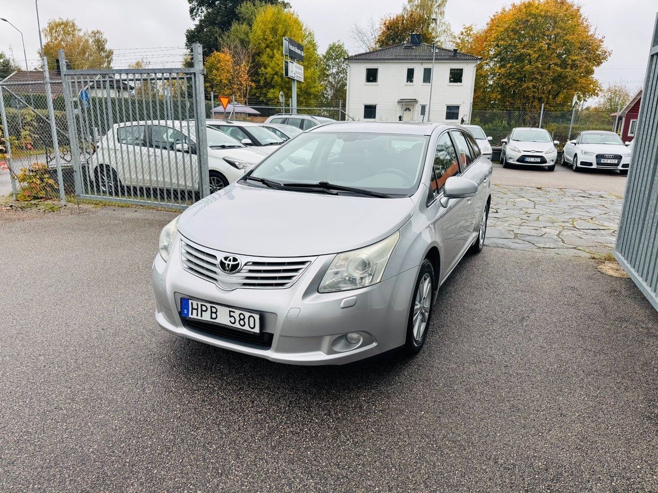 Toyota Avensis 2.0 Business 2010, bild 2/10