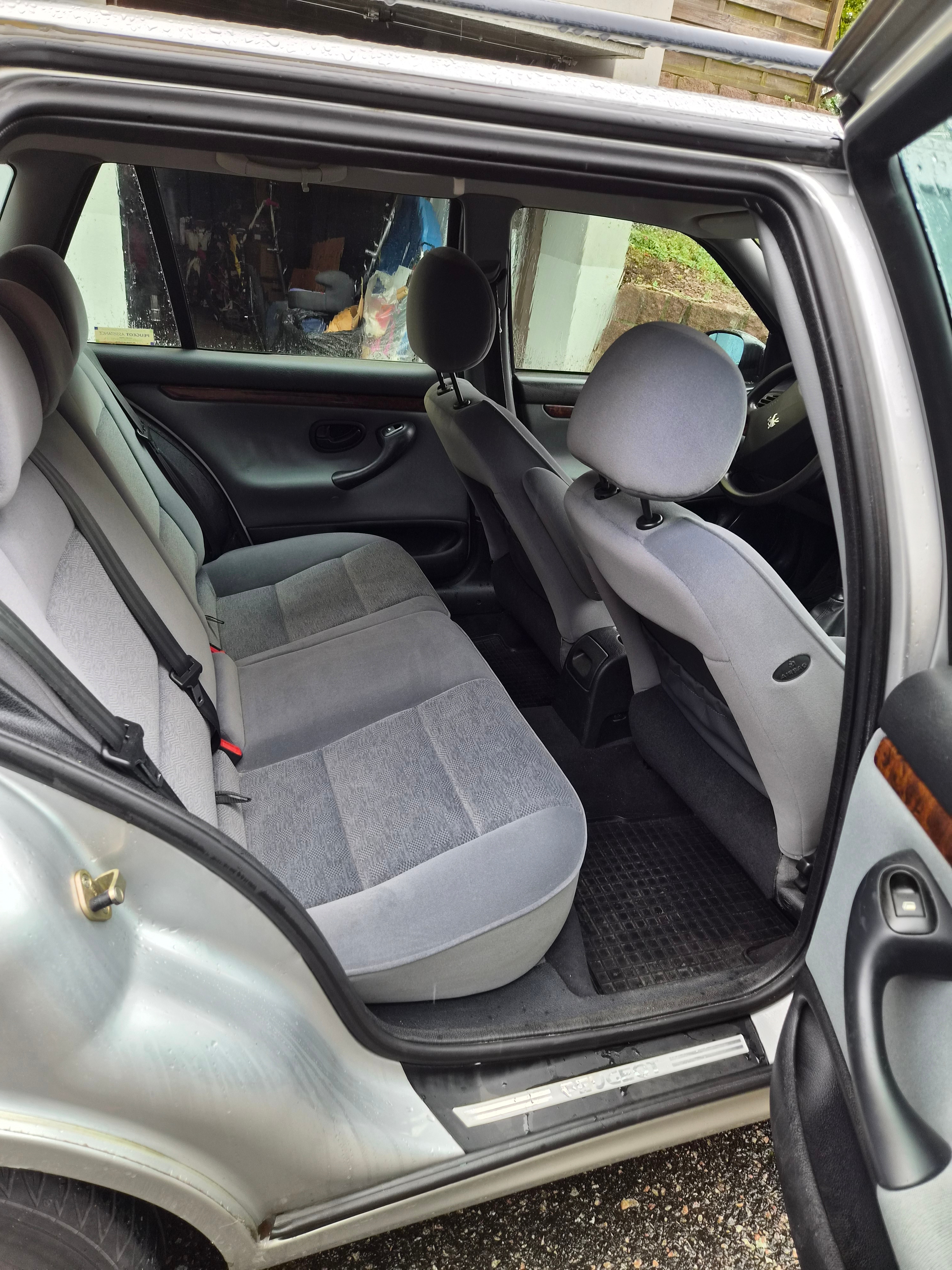 Peugeot 406