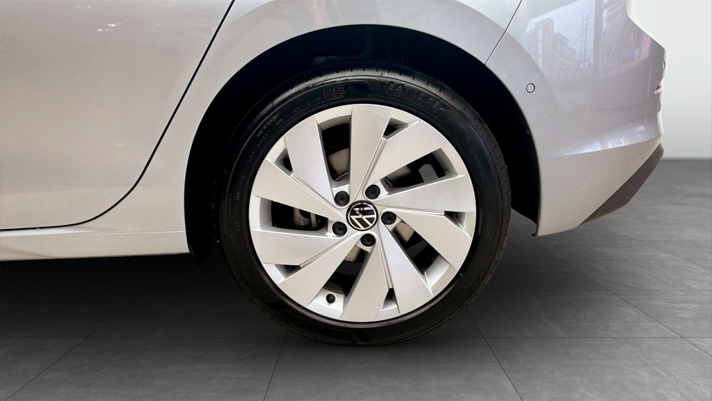 Volkswagen Golf 1.5 eTSI Life 2026, photo 6/12