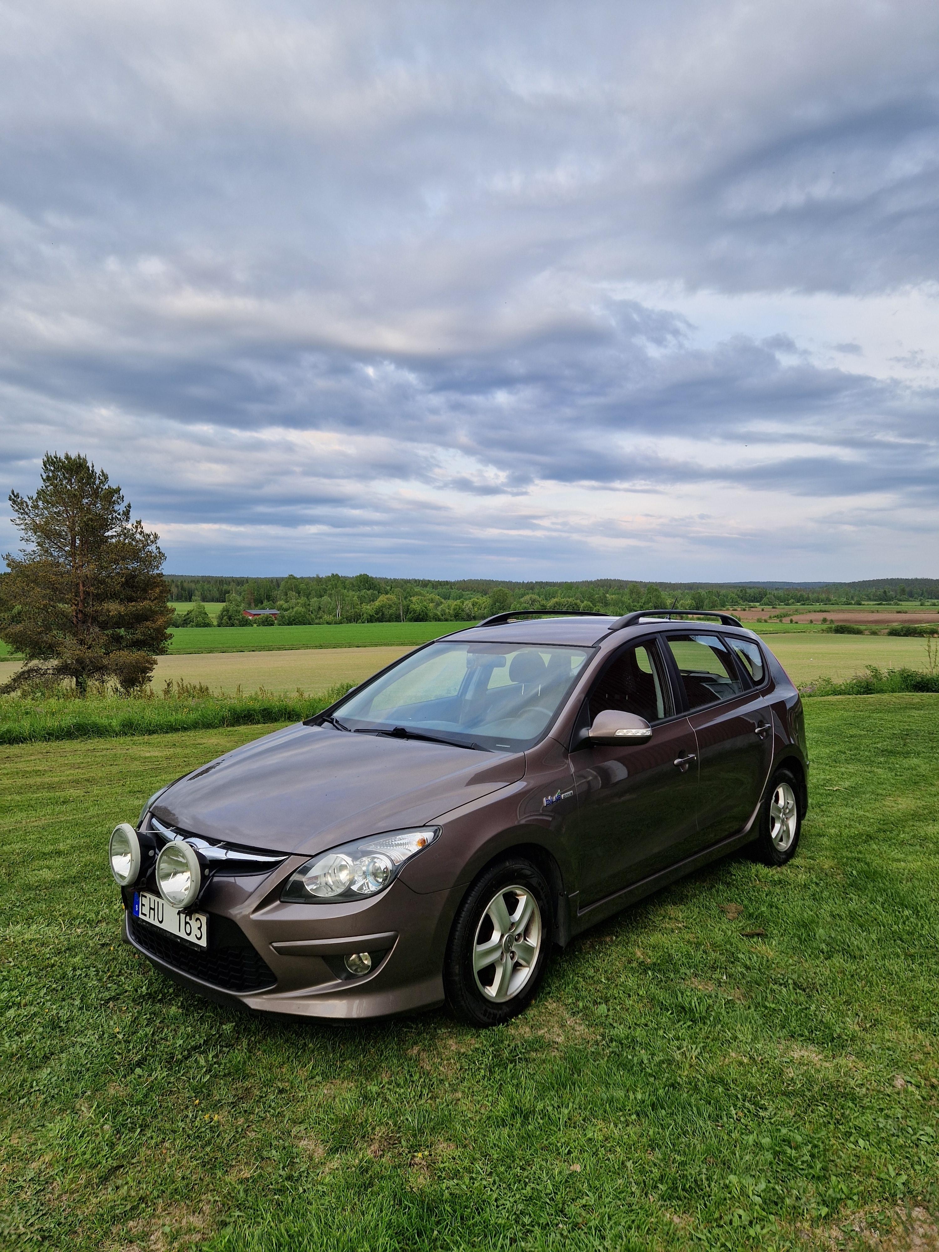 Hyundai i30 cw 1.6 CRDi Manuell 2011, bild 3/7
