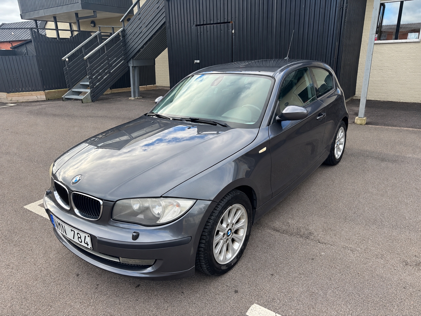 BMW 116 i 3-dörrars Manuell 2008, bild 2/5
