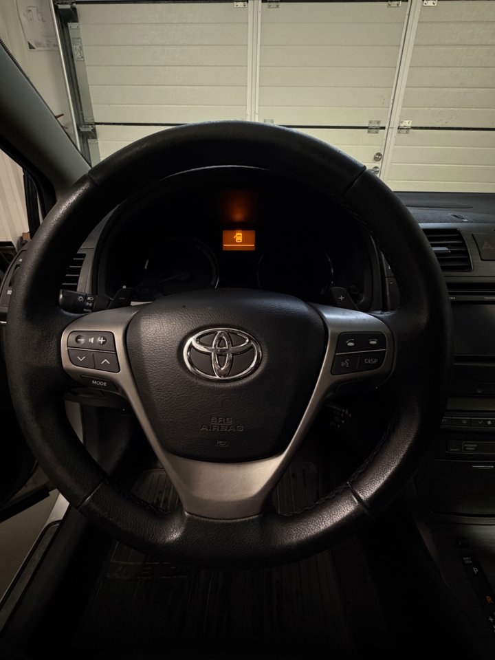 Toyota Avensis 2.2 D-4D 2010, kuva 10/10