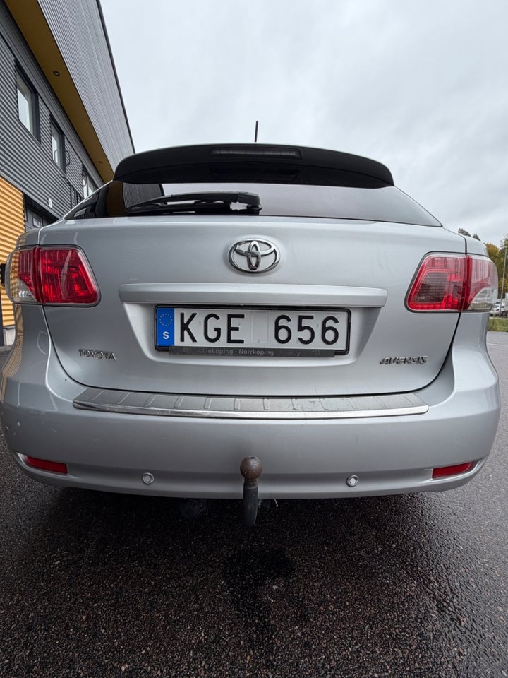 Toyota Avensis 2.2 D-4D 2010, bild 6/10