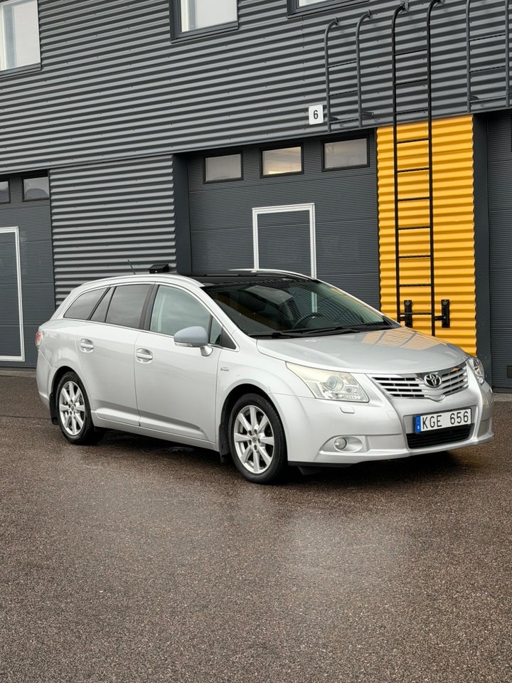 Toyota Avensis 2.2 D-4D 2010, bild 4/10