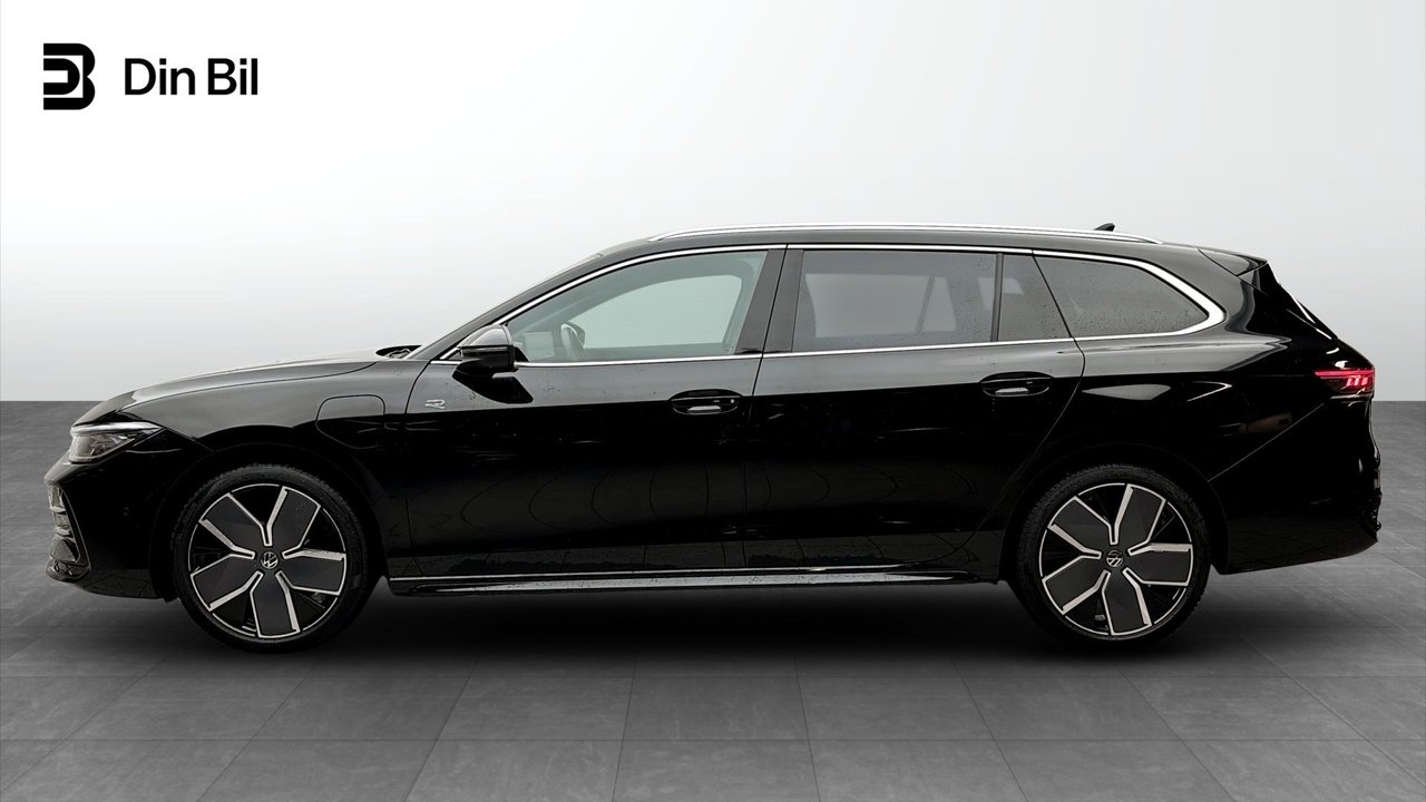 Volkswagen Passat 1.5 eHybrid R-Line 2026, bild 2/10