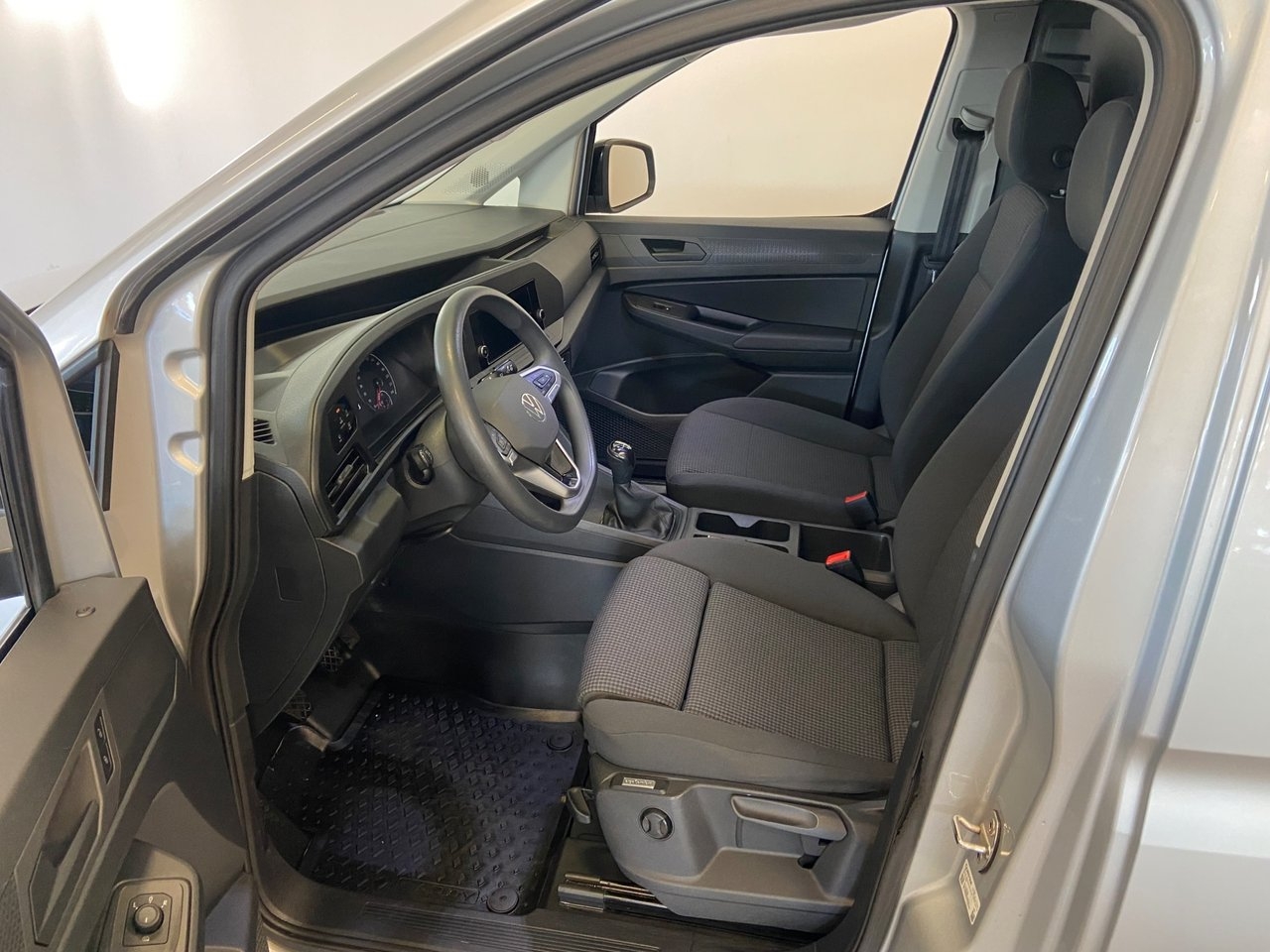 Volkswagen Caddy 2023, bild 2/6
