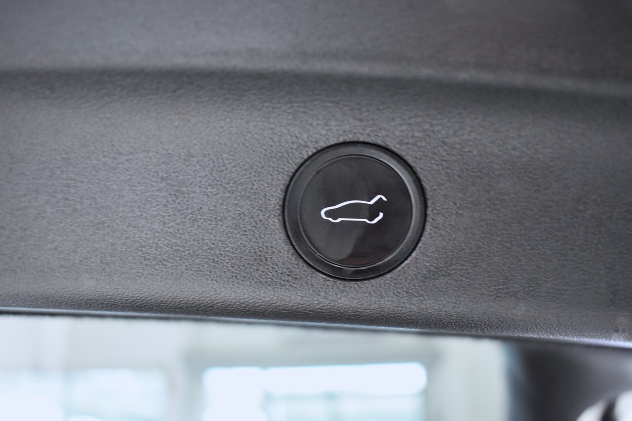Tesla Model Y 2023, bild 6/10