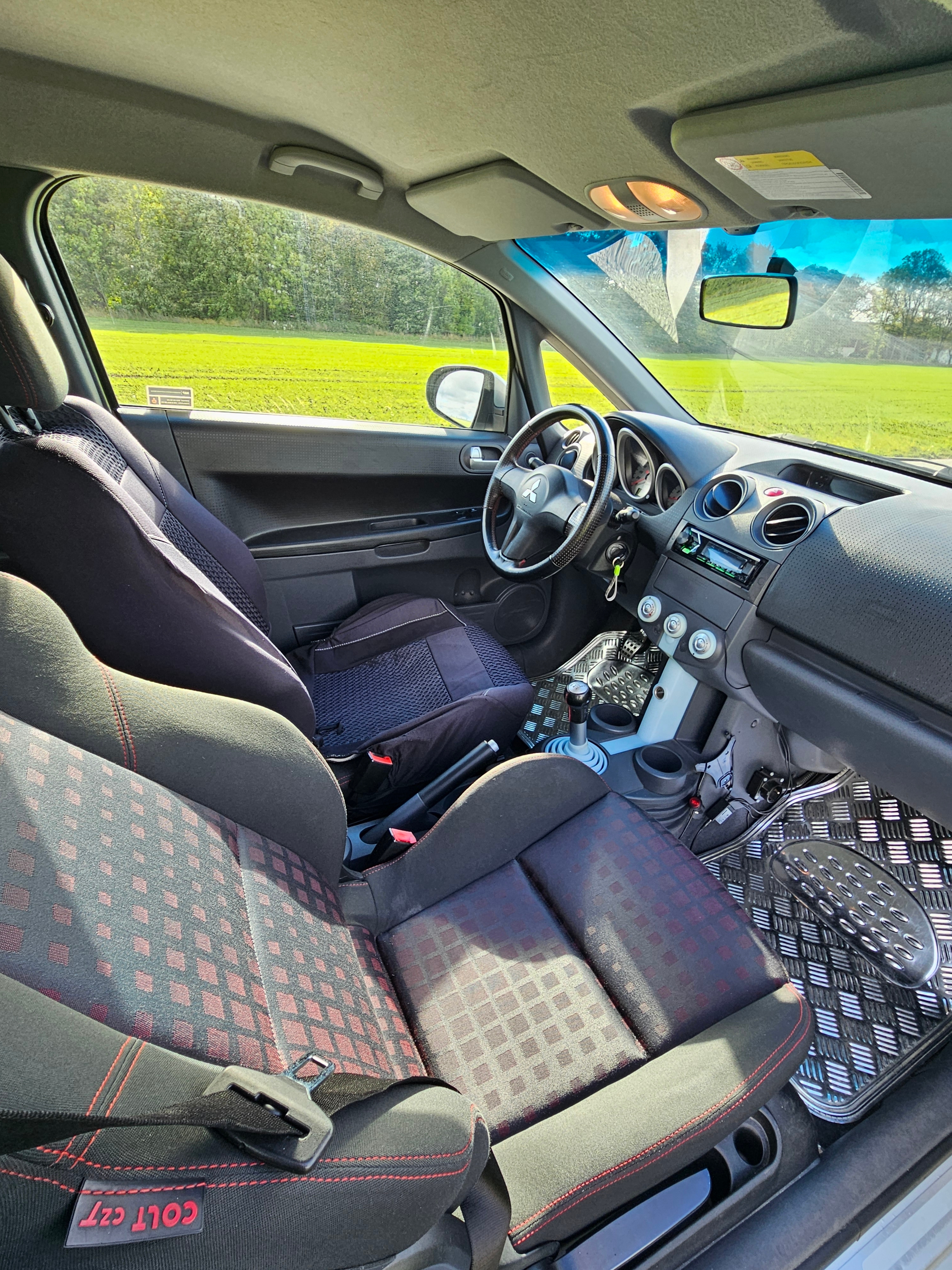 Mitsubishi Colt 2006, bild 3/5