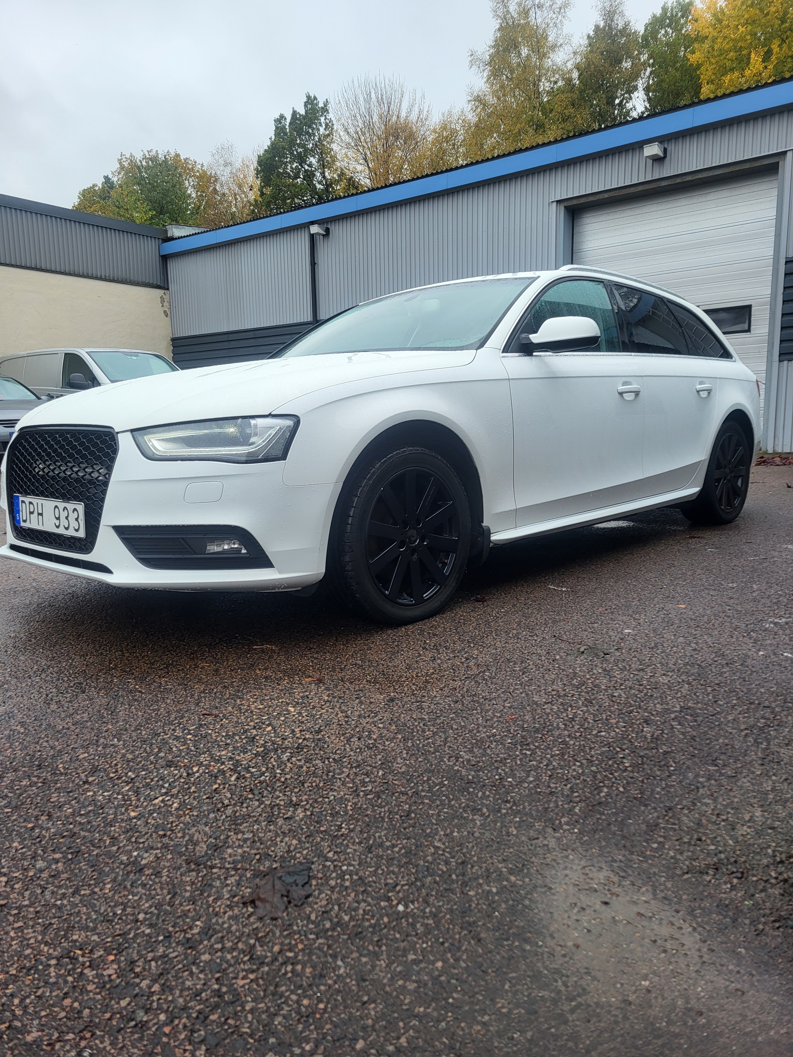 Audi A4 2.0 TDI 2013, bild 2/4