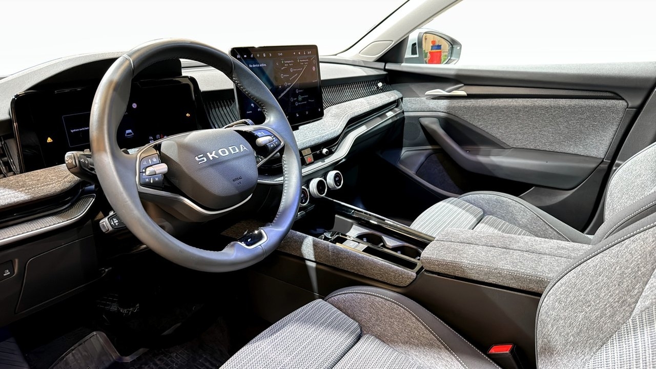 Skoda Superb Selection 2025, bild 7/10