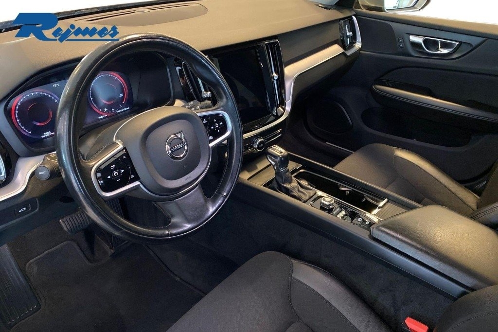 Volvo V60 D4 Momentum Advanced Edition 2020, bild 5/19