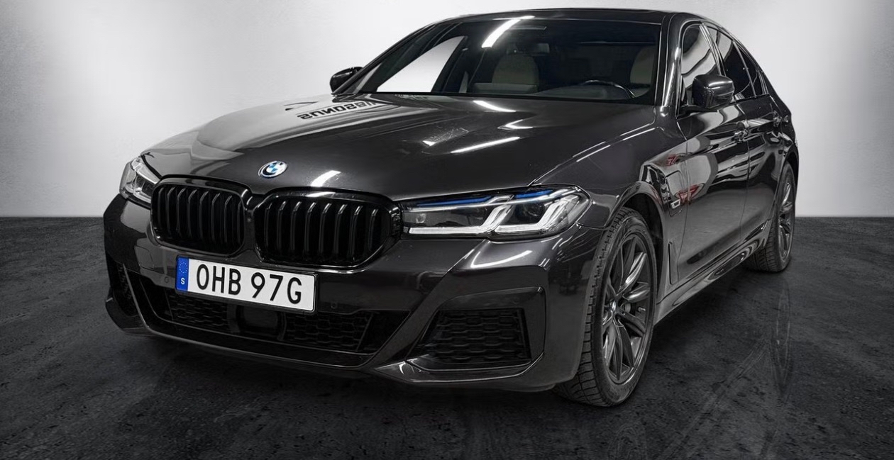 BMW 545 e xDrive Sedan Steptronic 2023, bild 2/6