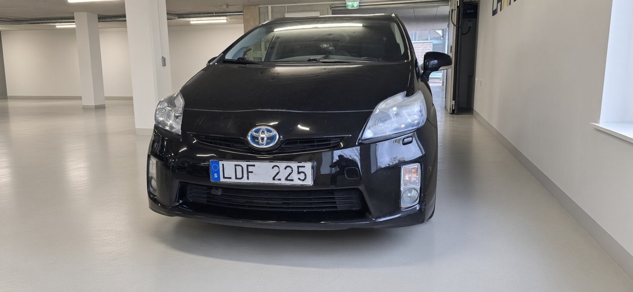 Toyota Prius 1.8 Hybrid 2010, bild 2/7
