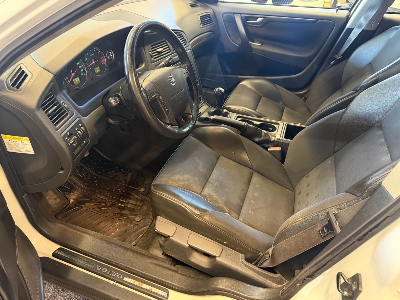 Volvo V70 2.4 2004, photo 5/10