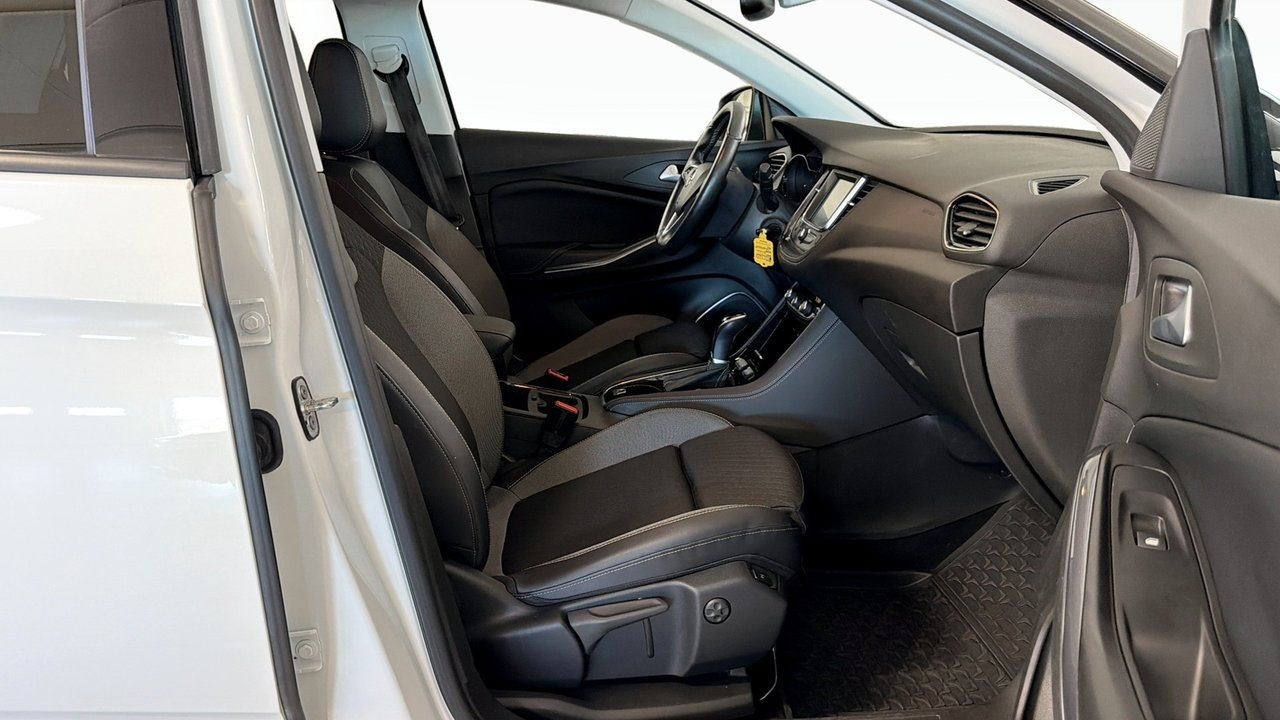 Opel Grandland X 1.2 Turbo Design Line 2020, bild 3/10