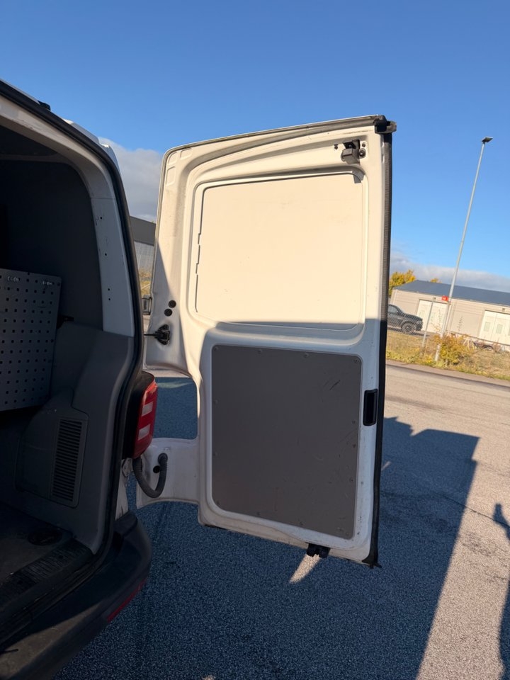Volkswagen Transporter 2016, photo 9/10