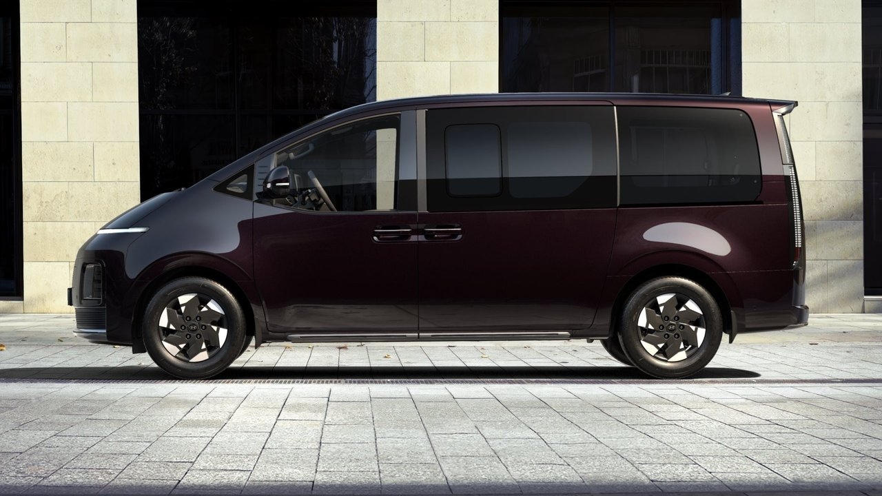 Hyundai Staria 2027, bild 2/10