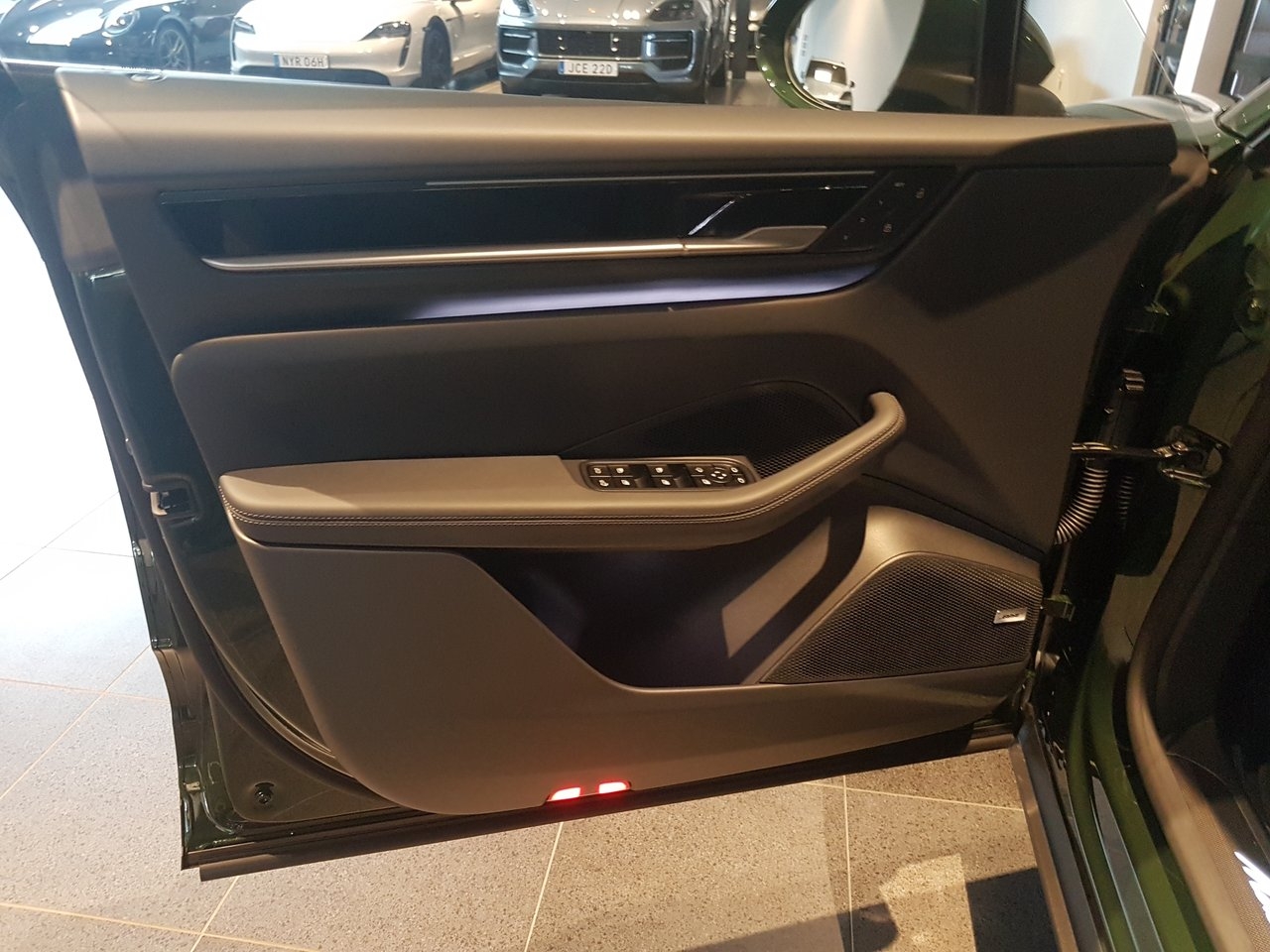 Porsche Macan 4 Electric Se Spec MOMS 2026, bild 7/10