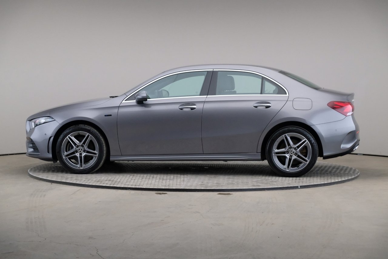 Mercedes-Benz A 250e sedan AMG-Line 2021, bild 4/10