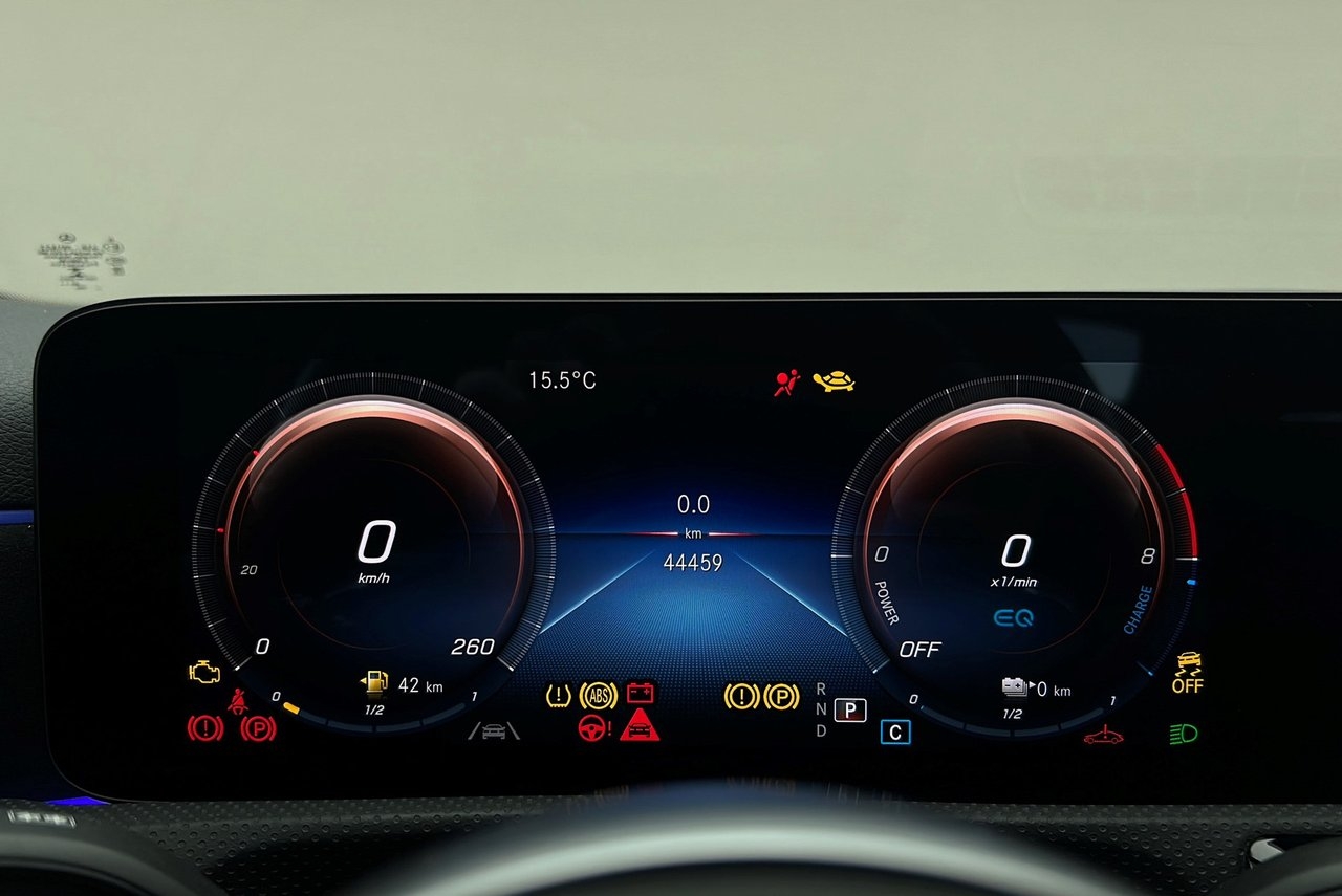 Mercedes-Benz A 250e sedan AMG-Line 2021, bild 7/10