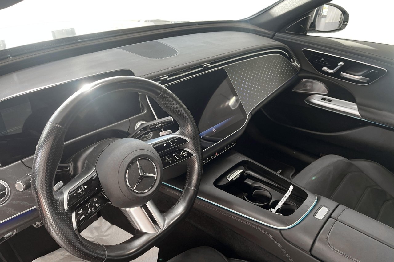 Mercedes-Benz E 300 e AMG Line Premium 2024, bild 7/10
