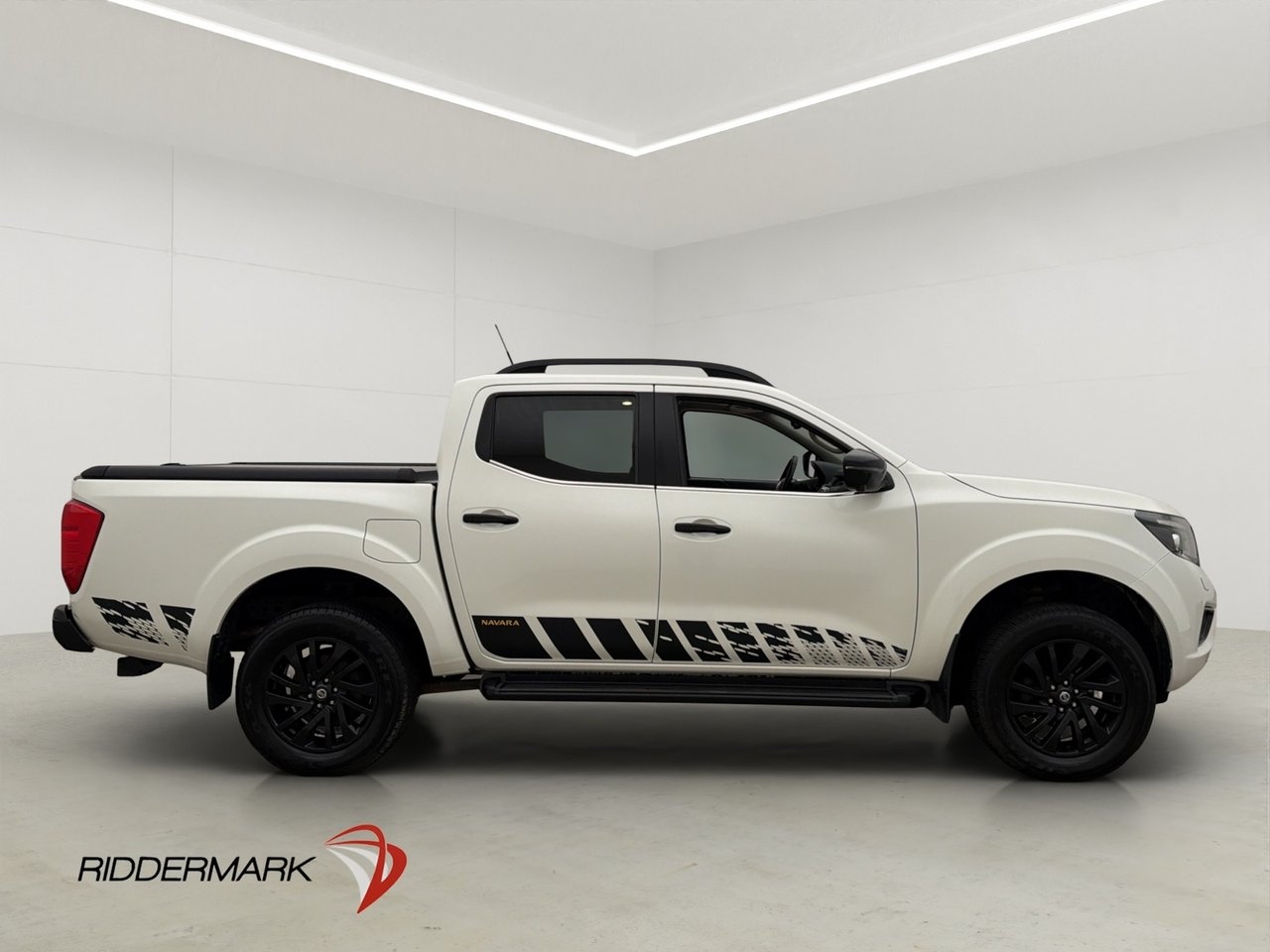Nissan Navara 2.3 dCi N-GUARD 2019, bild 2/35