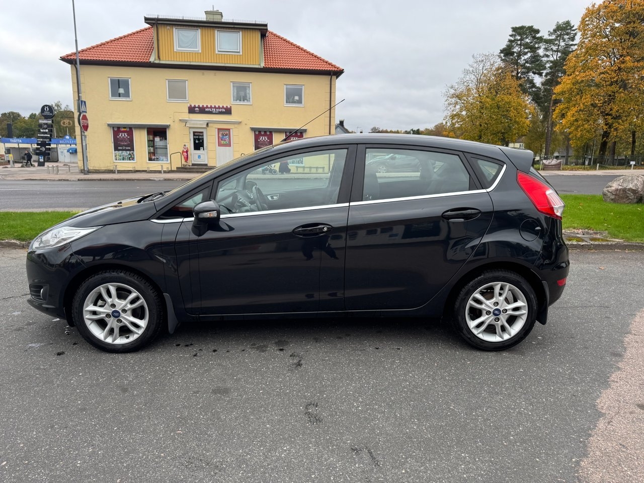 Ford Fiesta 1.0 EcoBoost Titanium 2016, bild 5/10