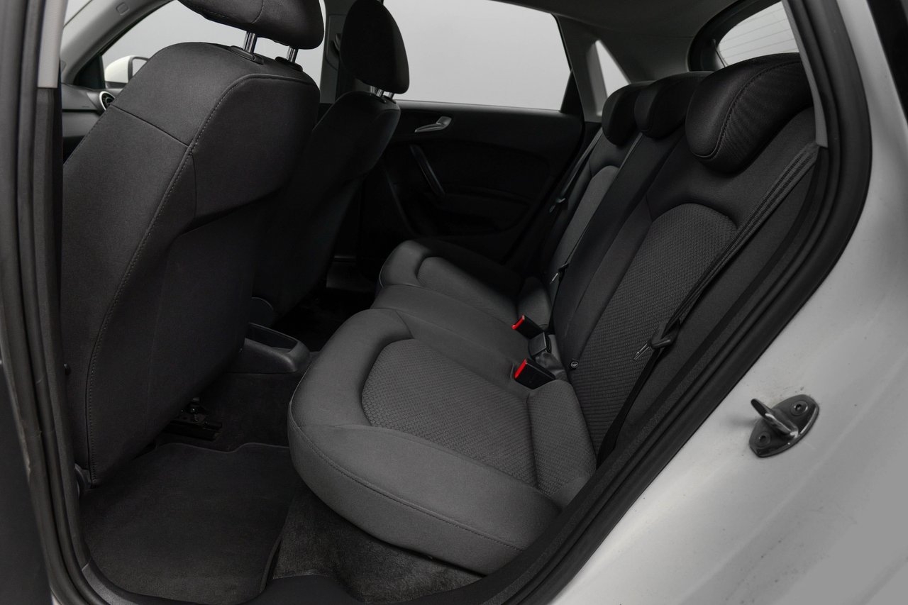 Audi A1 1.4 TFSI Attraction 2017, photo 6/10
