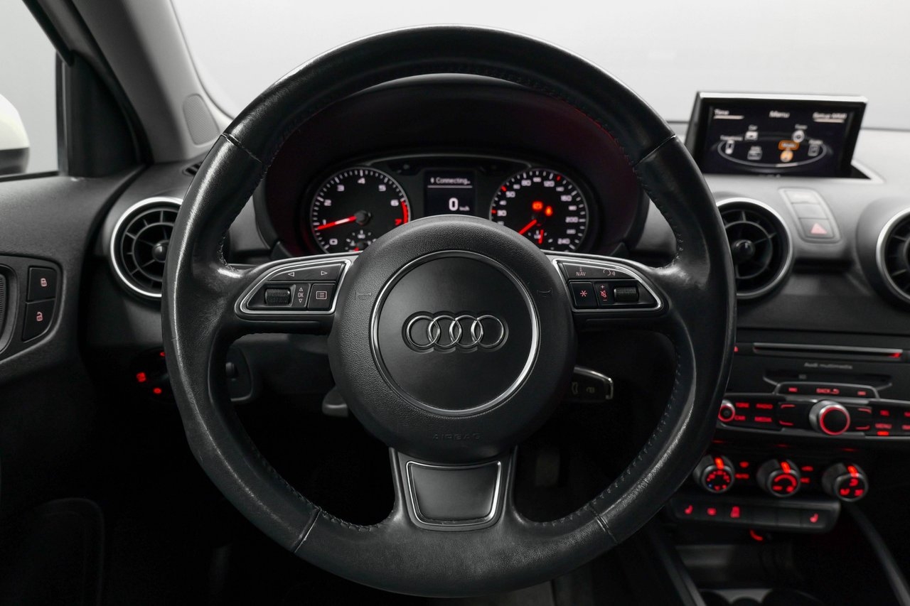 Audi A1 1.4 TFSI Attraction 2017, photo 7/10