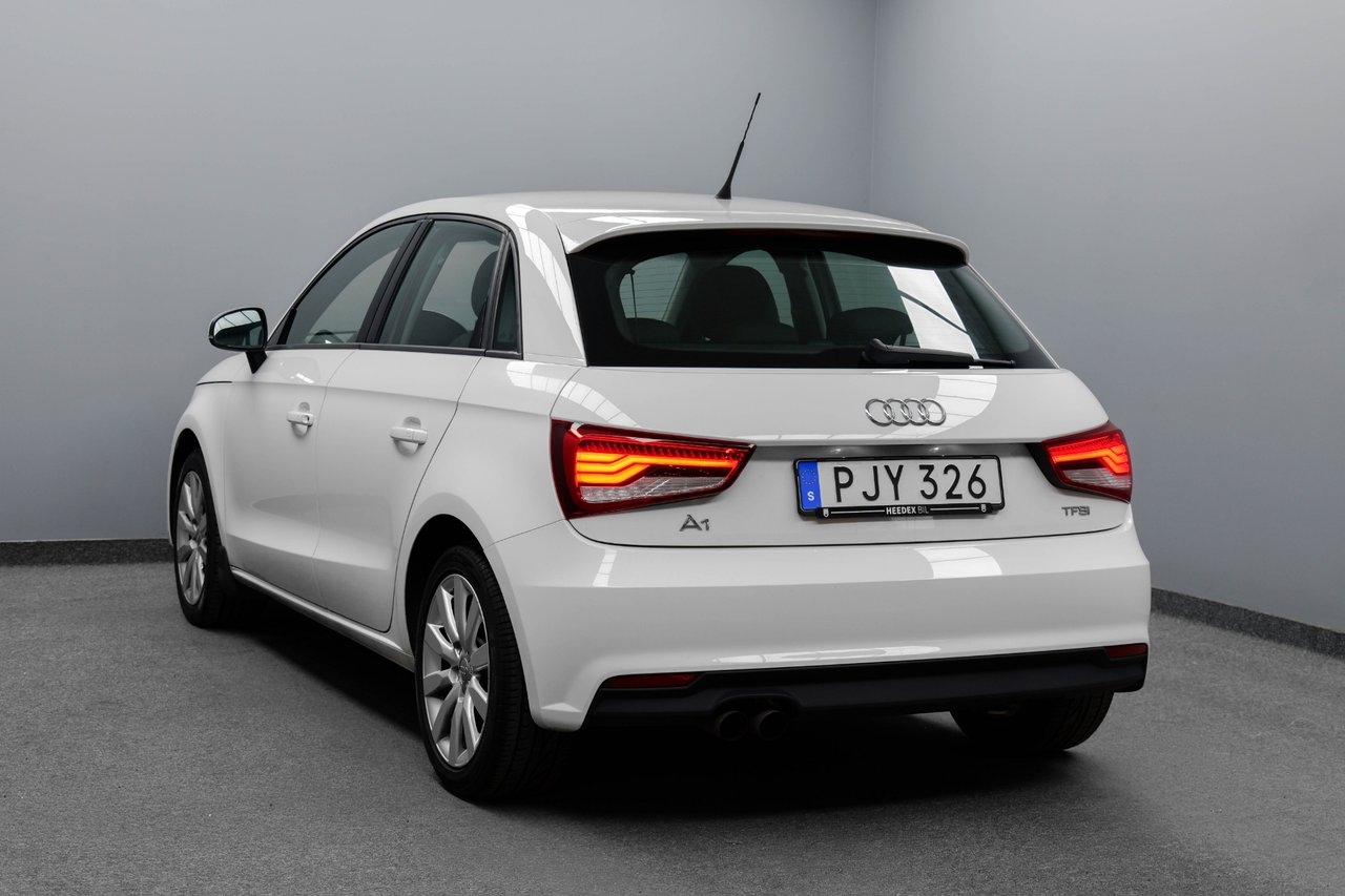 Audi A1 1.4 TFSI Attraction 2017, photo 3/10