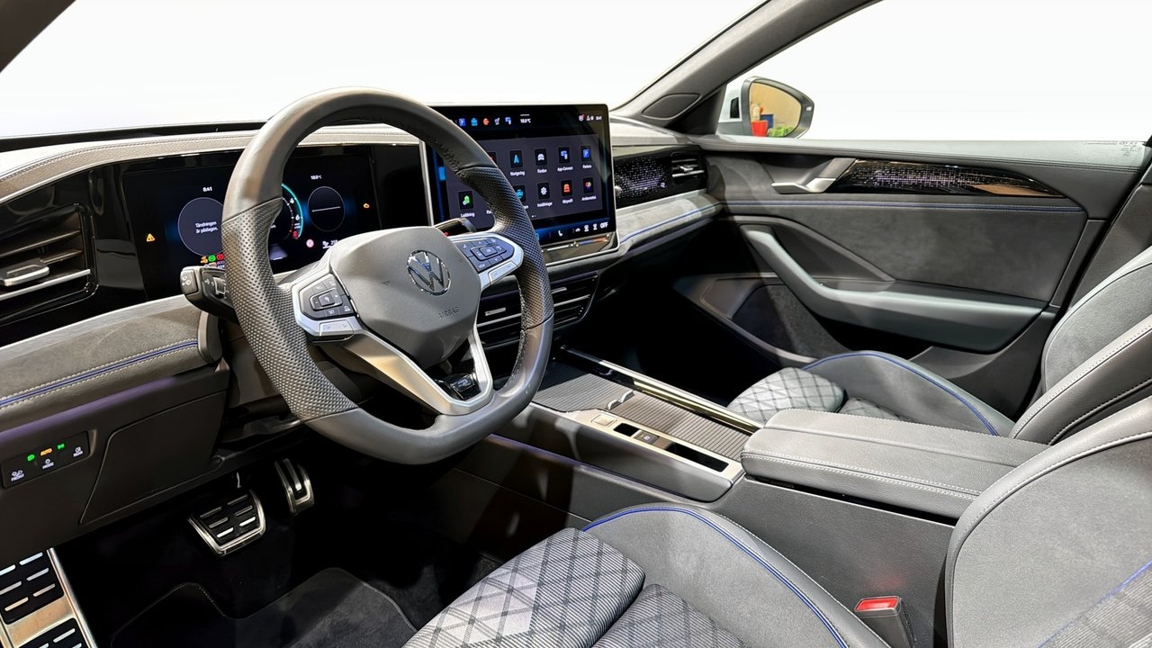 Volkswagen Passat 1.5 eHybrid R-Line 2026, bild 7/10