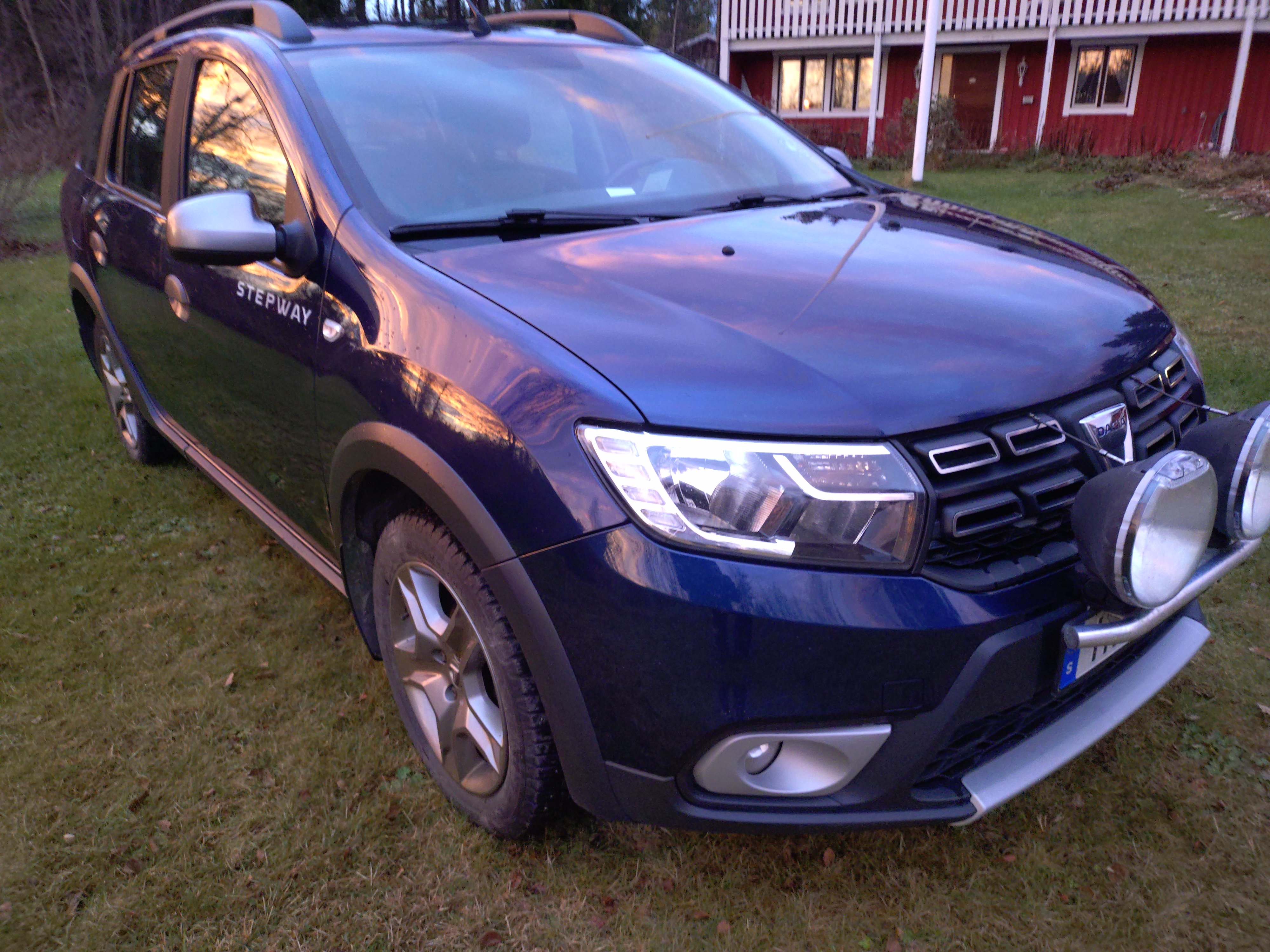 Dacia Logan TCe 90 2017, bild 2/5
