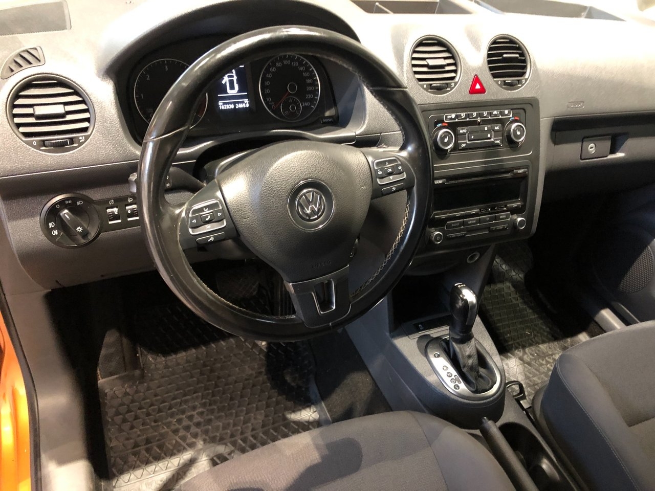 Volkswagen Caddy Cross 2.0 TDI 2014, kuva 7/9