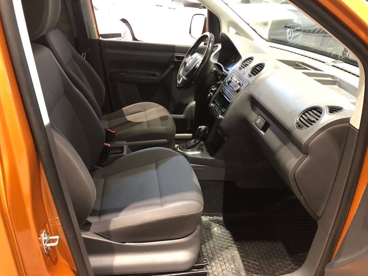 Volkswagen Caddy Cross 2.0 TDI 2014, kuva 5/9