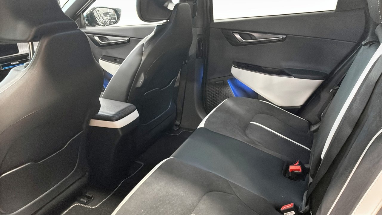 Kia EV6 GT Line Business 2027, photo 9/10