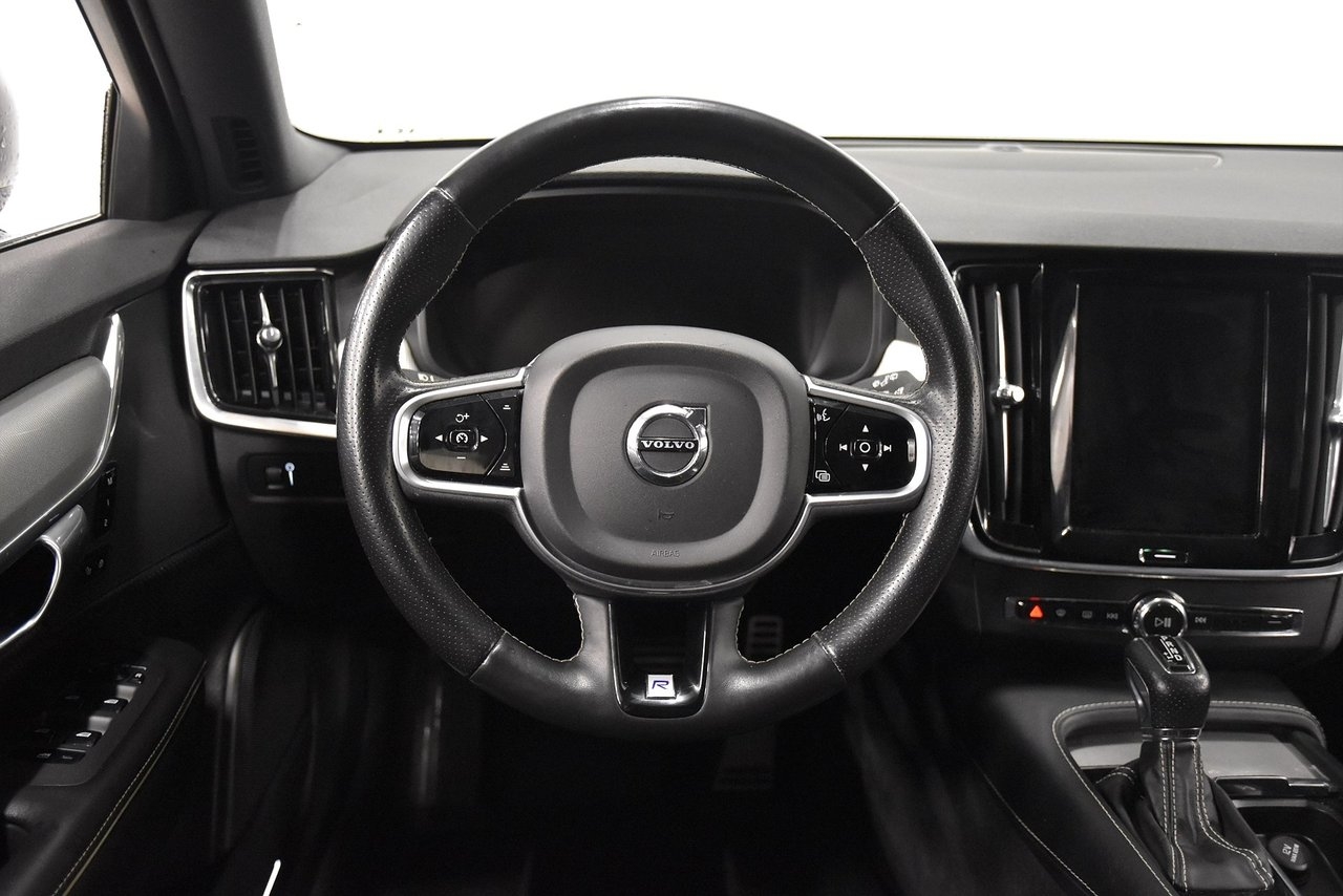 Volvo V90 D4 R Design 2018, bild 2/10