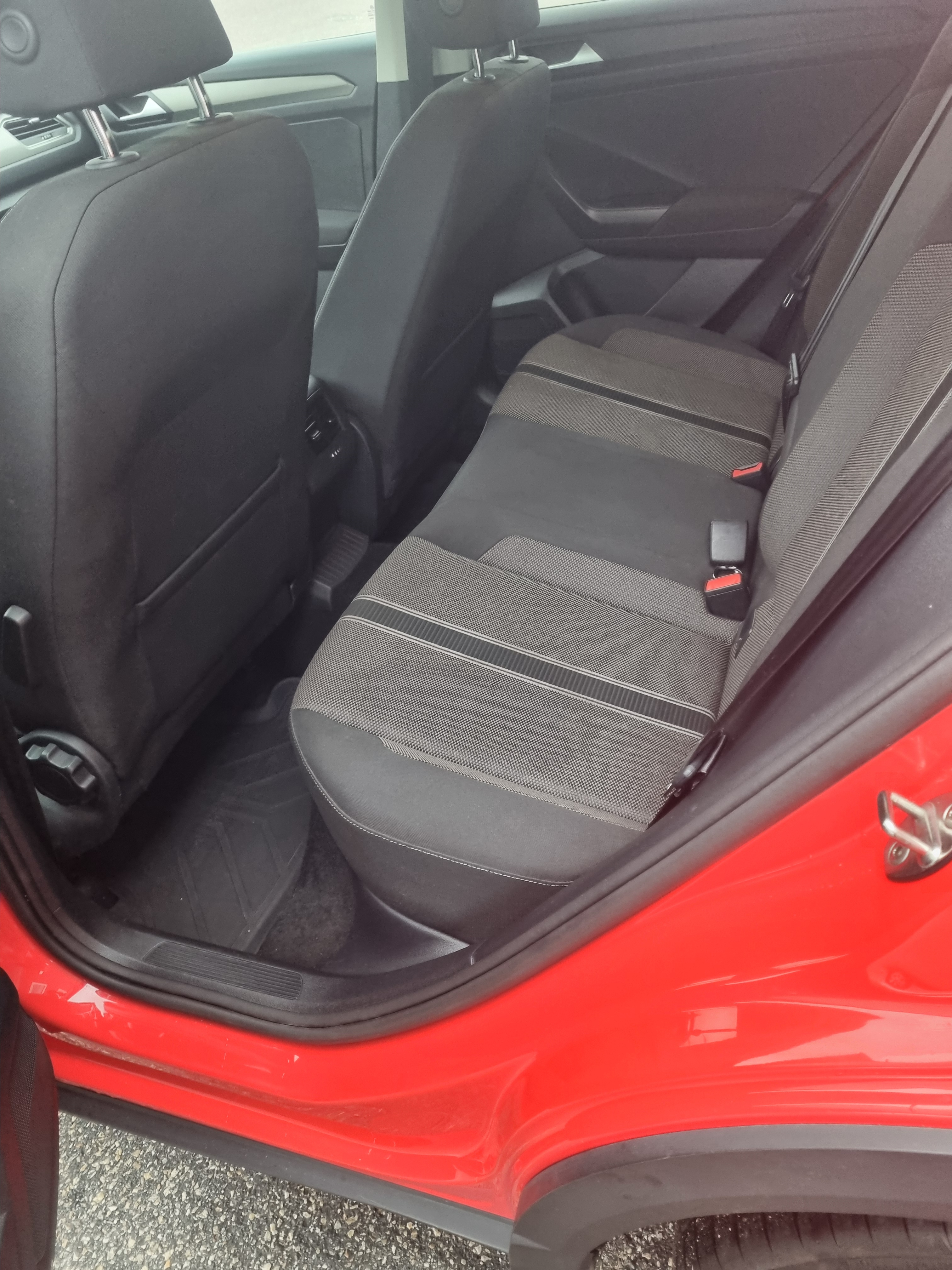 Volkswagen T-Roc 1.5 TSI 2020, photo 6/7