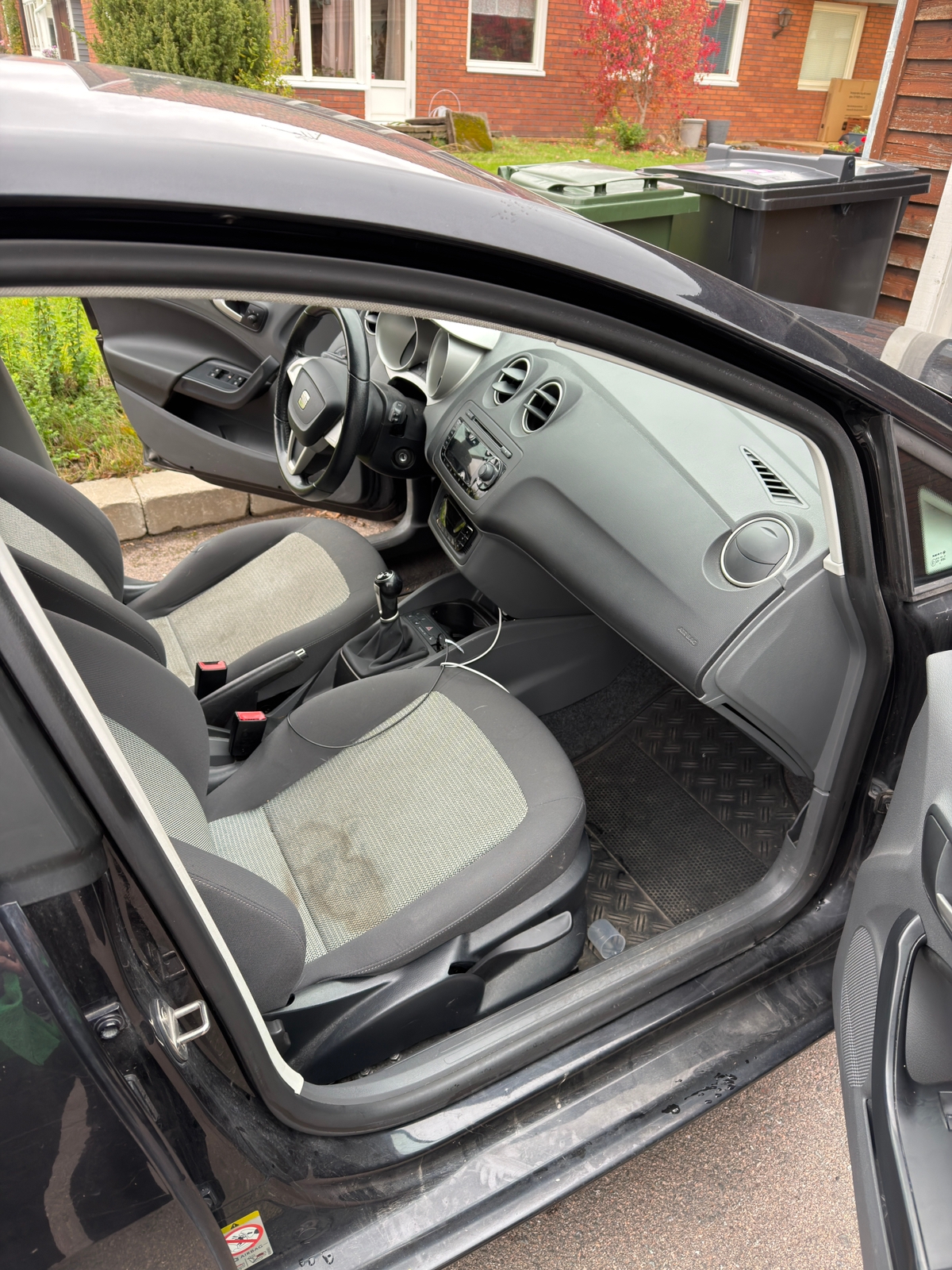 Seat Ibiza 5-dörrar 1.4 16v Manuell 2010, bild 4/6