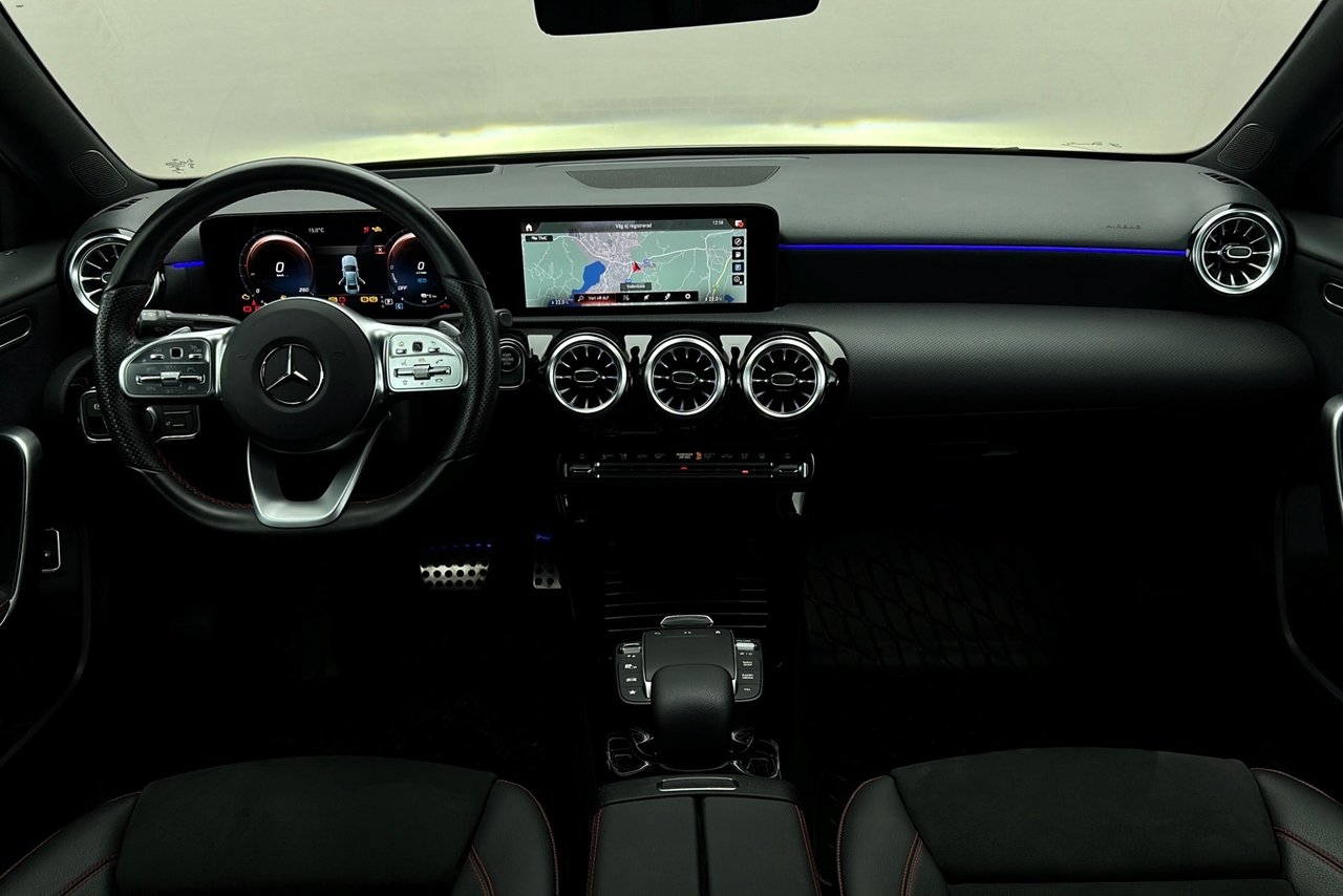 Mercedes-Benz A 250e sedan AMG-Line 2021, bild 3/3