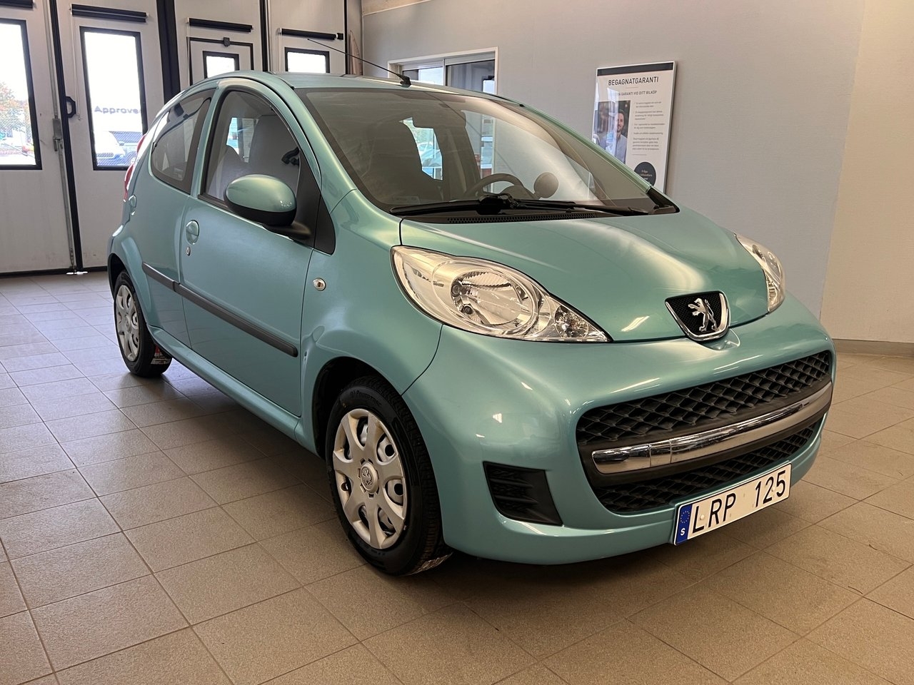 Peugeot 107 1.0 70 2011, bild 4/10