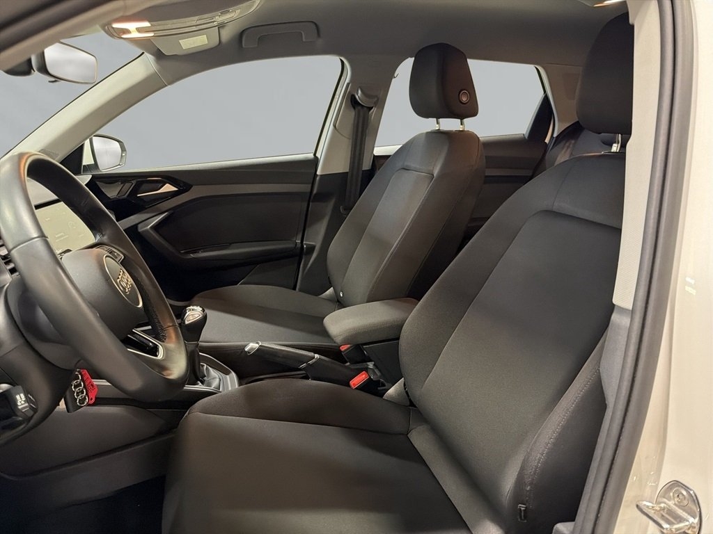 Audi A1 30 TFSI Proline 2023, photo 8/9
