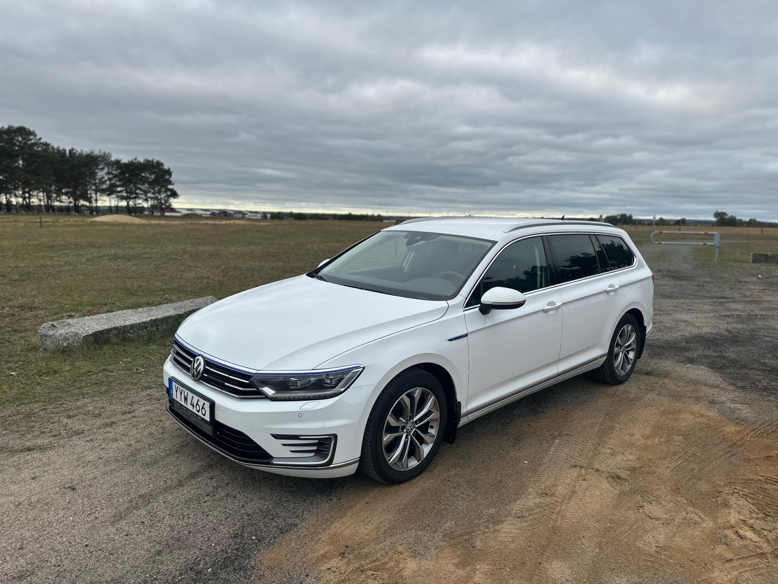 Volkswagen Passat GTE 2018, bild 2/10