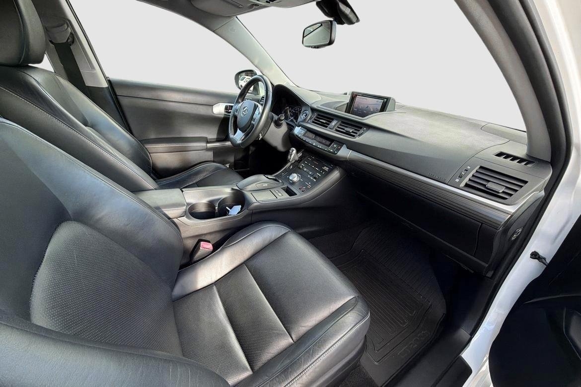 Lexus CT 200h Executive 2011, bild 6/10